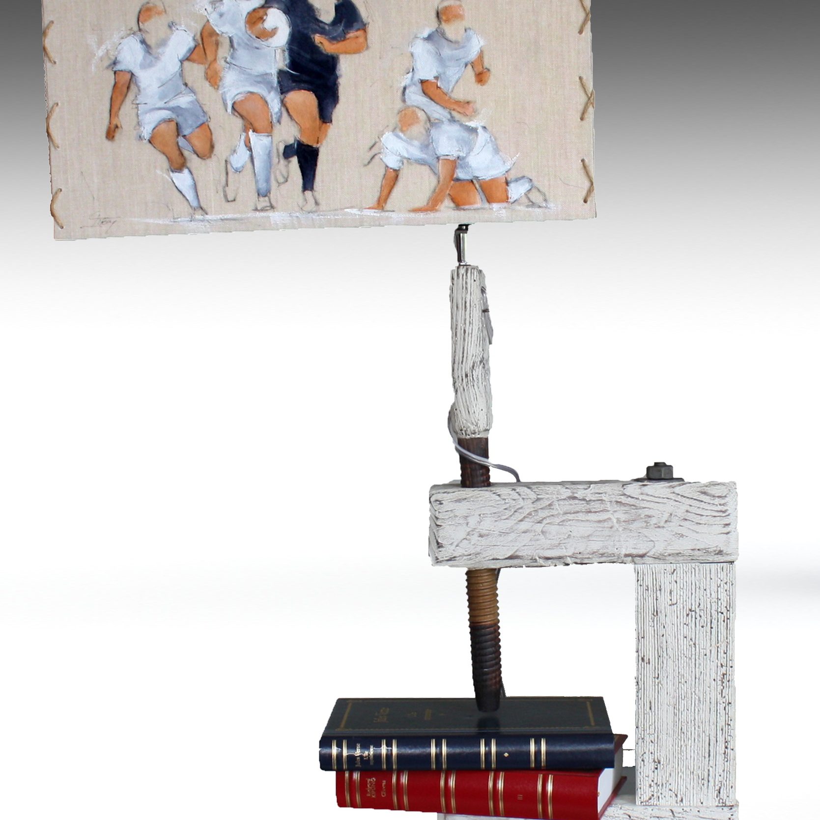 Artisanat d'art SPORT Rugby : Lampe en bois avec un abat-jour sur le rugby et les All Blacks
