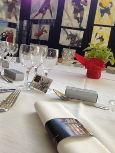 Le club housse du R3CA rugby avec les peintures sur le rugby de Lucie LLONG