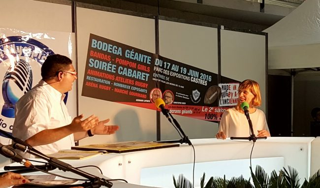 Salon du rugby castres 2016_ Lucie LLONG expose ses peintures sur le rugby au salon du rugby de castres