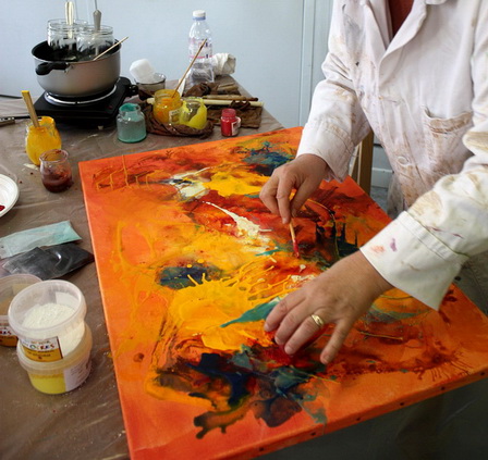 Stage de peinture sur les techniques mixtes (cire et pigments) organisé par Lucie LLONG dans le Puy de dôme : la technique