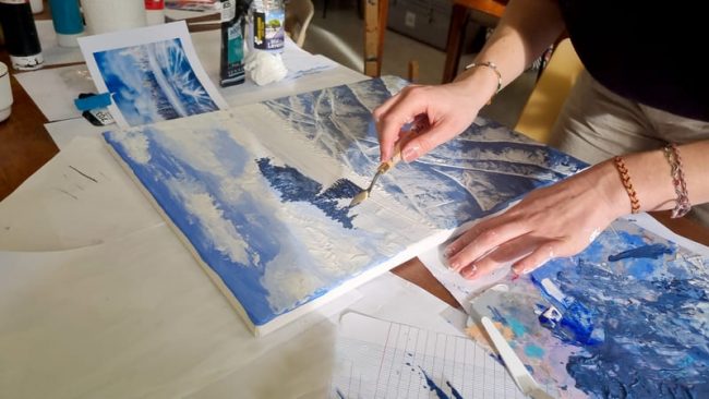 stage-peinture-couteau-neige-lucie-llong-auvergne-rhone-alpes-18 Les photos du stage de peinture : La neige et les paysages hivernaux au couteau animé par l'artiste peintre Lucie Llong